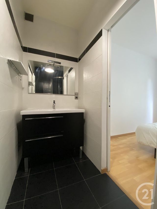 Afficher la photo en grand Appartement F2 à louer - 2 pièces - 44.34 m2 - PARIS - 75013 - ILE-DE-FRANCE - Century 21 Lutèce Immobilier