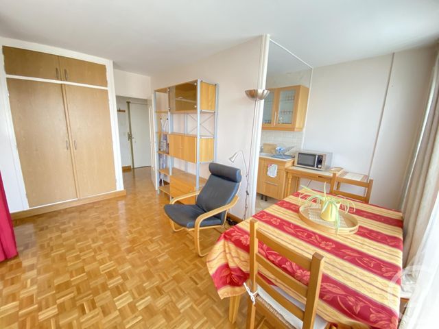 Appartement F2 à louer - 2 pièces - 35.0 m2 - PARIS - 75014 - ILE-DE-FRANCE - Century 21 Lutèce Immobilier Appartement F2 à louer - 2 pièces - 35.0 m2 - PARIS - 75014 - ILE-DE-FRANCE - Century 21 Lutèce Immobilier