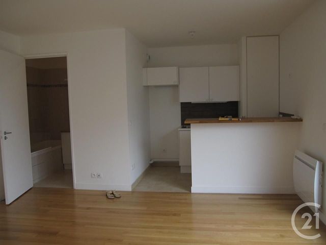 Studio à louer - 1 pièce - 32.0 m2 - PARIS - 75013 - ILE-DE-FRANCE - Century 21 Lutèce Immobilier Studio à louer - 1 pièce - 32.0 m2 - PARIS - 75013 - ILE-DE-FRANCE - Century 21 Lutèce Immobilier