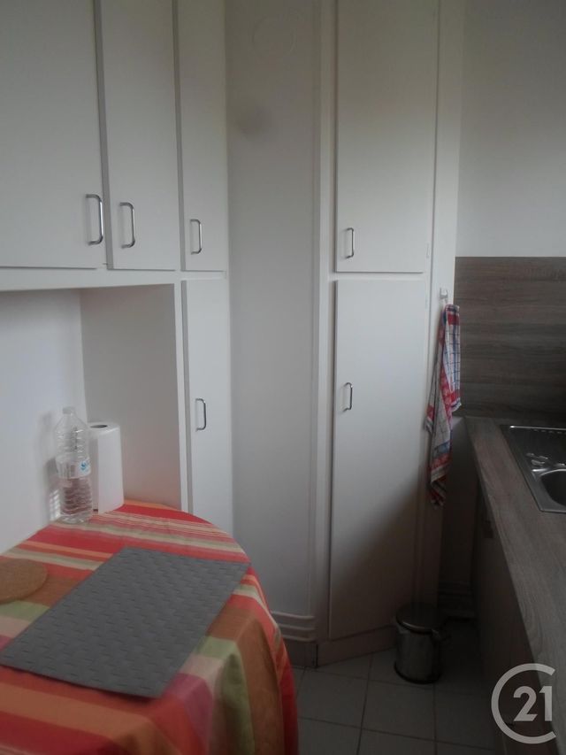 Afficher la photo en grand Studio à louer - 1 pièce - 27.0 m2 - PARIS - 75013 - ILE-DE-FRANCE - Century 21 Lutèce Immobilier