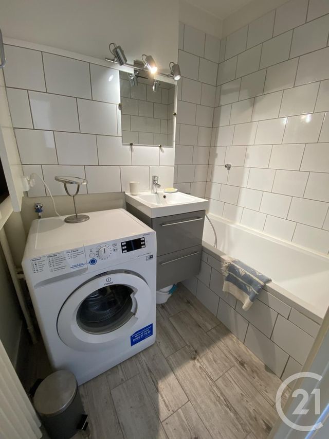 Afficher la photo en grand Studio à louer - 1 pièce - 27.0 m2 - PARIS - 75013 - ILE-DE-FRANCE - Century 21 Lutèce Immobilier
