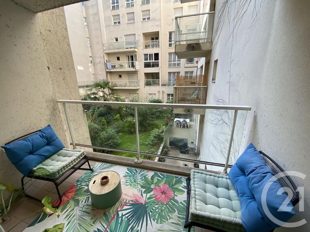 Afficher la photo en grand Appartement F2 à louer - 2 pièces - 41.0 m2 - MONTROUGE - 92 - ILE-DE-FRANCE - Century 21 Lutèce Immobilier