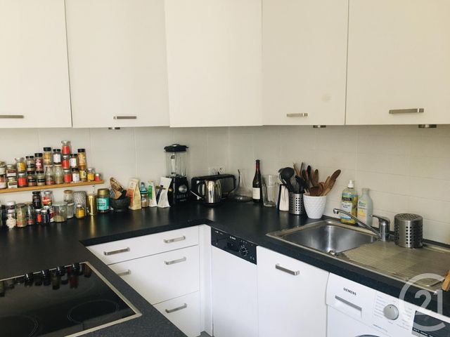 Afficher la photo en grand Appartement F2 à louer - 2 pièces - 34.0 m2 - PARIS - 75011 - ILE-DE-FRANCE - Century 21 Lutèce Immobilier