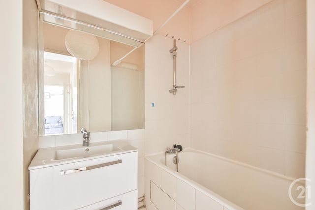 Appartement F2 à vendre - 2 pièces - 48.0 m2 - PARIS - 75013 - ILE-DE-FRANCE - Century 21 Lutèce Immobilier