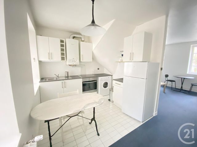 Appartement Duplex à louer - 2 pièces - 31.0 m2 - PARIS - 75013 - ILE-DE-FRANCE - Century 21 Lutèce Immobilier