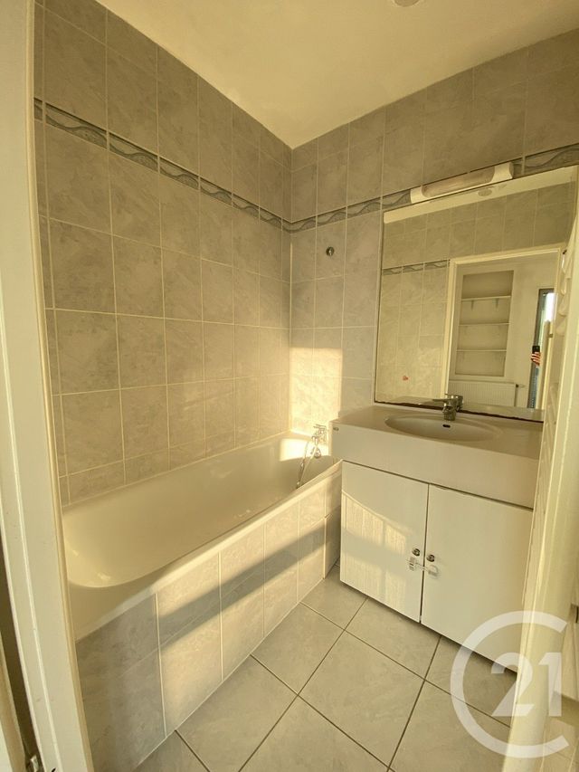 Appartement F2 à louer - 2 pièces - 35.35 m2 - PARIS - 75013 - ILE-DE-FRANCE - Century 21 Lutèce Immobilier