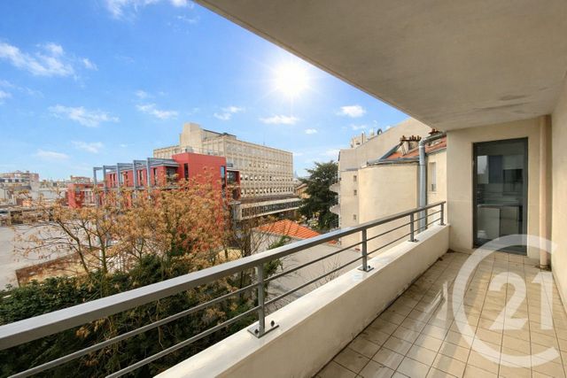 Appartement F4 à louer - 4 pièces - 91.52 m2 - ST OUEN - 93 - ILE-DE-FRANCE - Century 21 Lutèce Immobilier