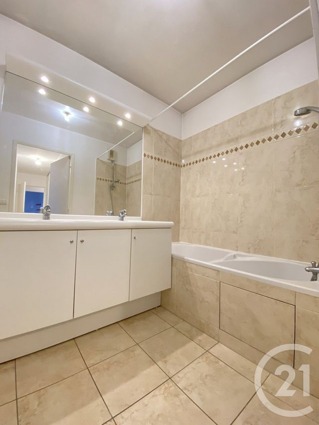 Appartement F4 à louer - 4 pièces - 91.52 m2 - ST OUEN - 93 - ILE-DE-FRANCE - Century 21 Lutèce Immobilier