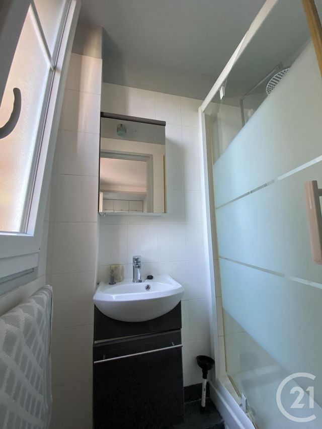 Appartement F1 à louer - 1 pièce - 30.12 m2 - PARIS - 75015 - ILE-DE-FRANCE - Century 21 Lutèce Immobilier