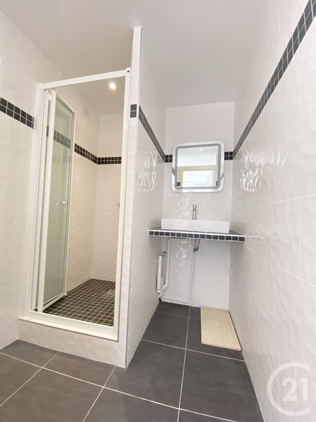 Appartement F2 à louer - 2 pièces - 41.71 m2 - PARIS - 75020 - ILE-DE-FRANCE - Century 21 Lutèce Immobilier