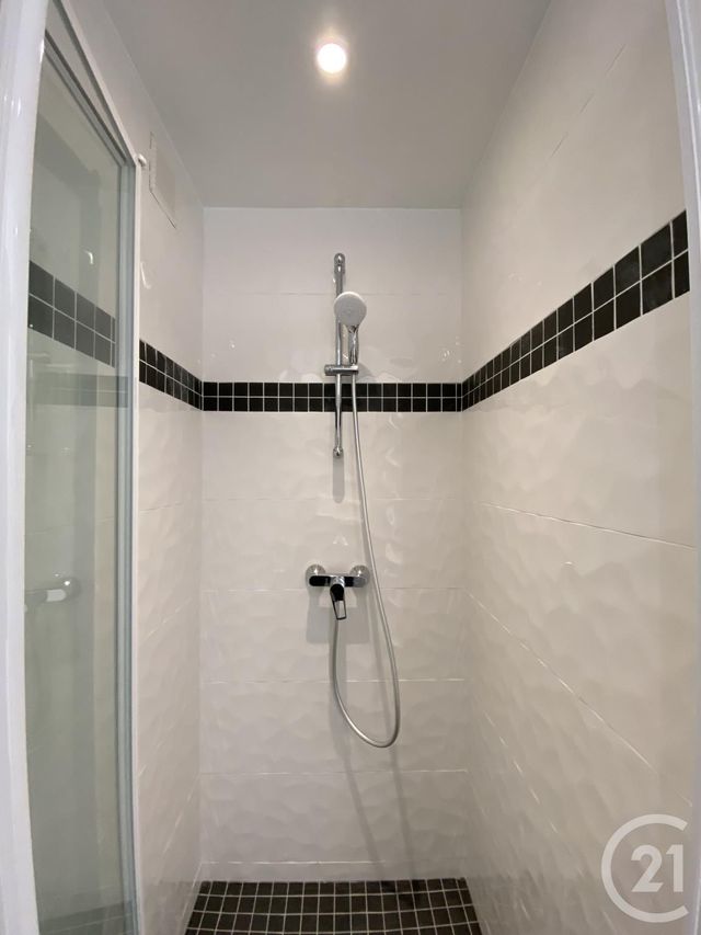 Appartement F2 à louer - 2 pièces - 41.71 m2 - PARIS - 75020 - ILE-DE-FRANCE - Century 21 Lutèce Immobilier