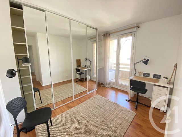Appartement F4 à louer - 4 pièces - 91.0 m2 - LE KREMLIN BICETRE - 94 - ILE-DE-FRANCE - Century 21 Lutèce Immobilier