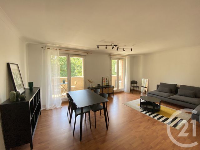Appartement F4 à louer - 4 pièces - 91.0 m2 - LE KREMLIN BICETRE - 94 - ILE-DE-FRANCE - Century 21 Lutèce Immobilier