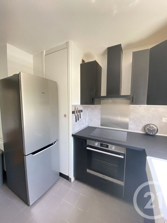 Appartement F4 à louer - 4 pièces - 91.0 m2 - LE KREMLIN BICETRE - 94 - ILE-DE-FRANCE - Century 21 Lutèce Immobilier