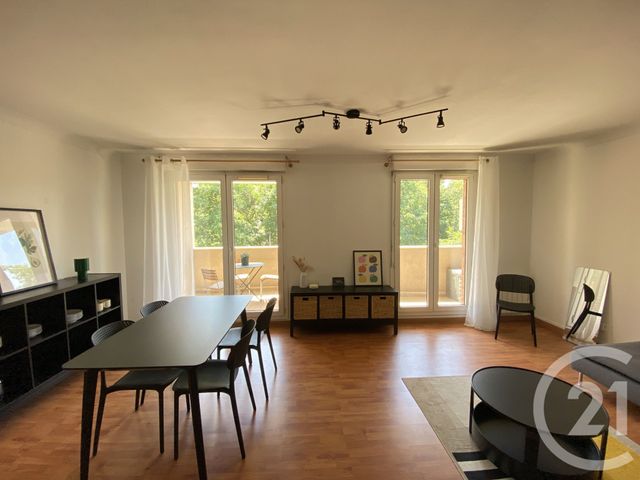 Appartement F4 à louer - 4 pièces - 91.0 m2 - LE KREMLIN BICETRE - 94 - ILE-DE-FRANCE - Century 21 Lutèce Immobilier