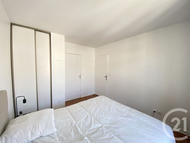Appartement F4 à louer - 4 pièces - 91.0 m2 - LE KREMLIN BICETRE - 94 - ILE-DE-FRANCE - Century 21 Lutèce Immobilier