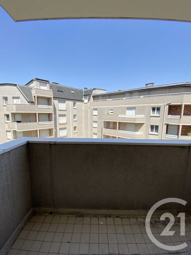 Appartement F4 à louer - 4 pièces - 91.0 m2 - LE KREMLIN BICETRE - 94 - ILE-DE-FRANCE - Century 21 Lutèce Immobilier