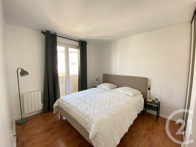 Appartement F4 à louer - 4 pièces - 91.0 m2 - LE KREMLIN BICETRE - 94 - ILE-DE-FRANCE - Century 21 Lutèce Immobilier
