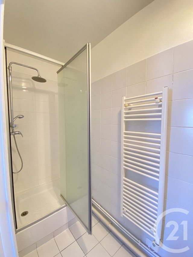Appartement F4 à louer - 4 pièces - 91.0 m2 - LE KREMLIN BICETRE - 94 - ILE-DE-FRANCE - Century 21 Lutèce Immobilier
