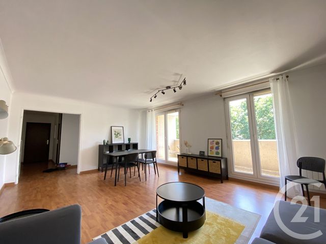 Appartement F4 à louer - 4 pièces - 91.0 m2 - LE KREMLIN BICETRE - 94 - ILE-DE-FRANCE - Century 21 Lutèce Immobilier