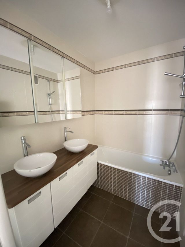 Appartement F4 à louer - 4 pièces - 80.56 m2 - PARIS - 75013 - ILE-DE-FRANCE - Century 21 Lutèce Immobilier