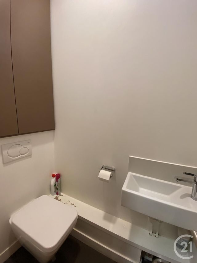 Appartement F2 à louer - 2 pièces - 64.52 m2 - PARIS - 75015 - ILE-DE-FRANCE - Century 21 Lutèce Immobilier