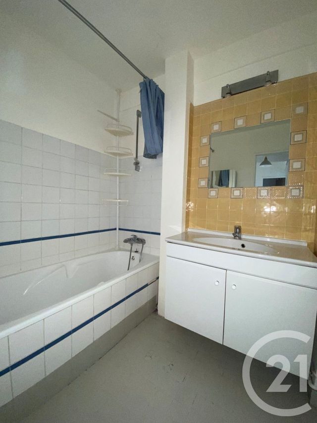 Appartement T3 à louer - 3 pièces - 63.25 m2 - PARIS - 75014 - ILE-DE-FRANCE - Century 21 Lutèce Immobilier