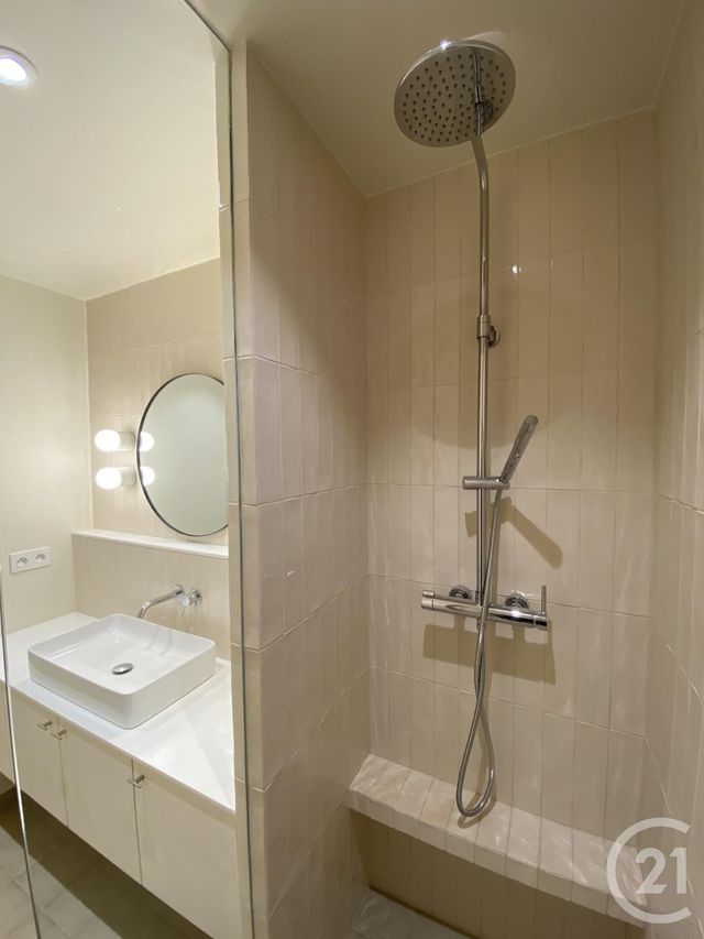 Appartement F2 à louer - 2 pièces - 46.76 m2 - PARIS - 75014 - ILE-DE-FRANCE - Century 21 Lutèce Immobilier